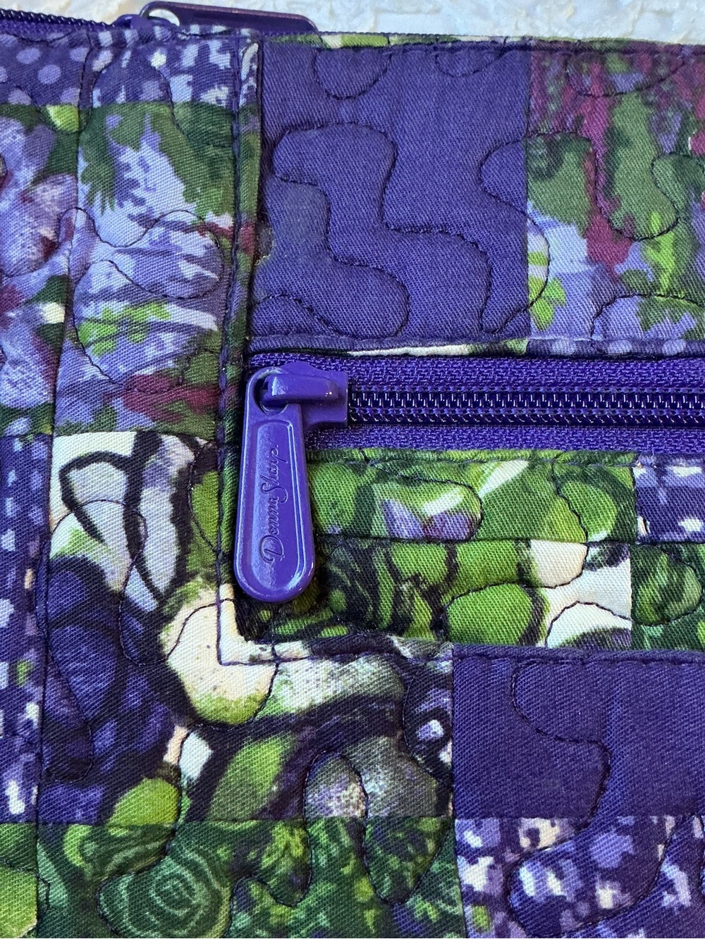 Donna Sharp Purple & Green Quilted Crossbody Bag - Picture 3 of 9
